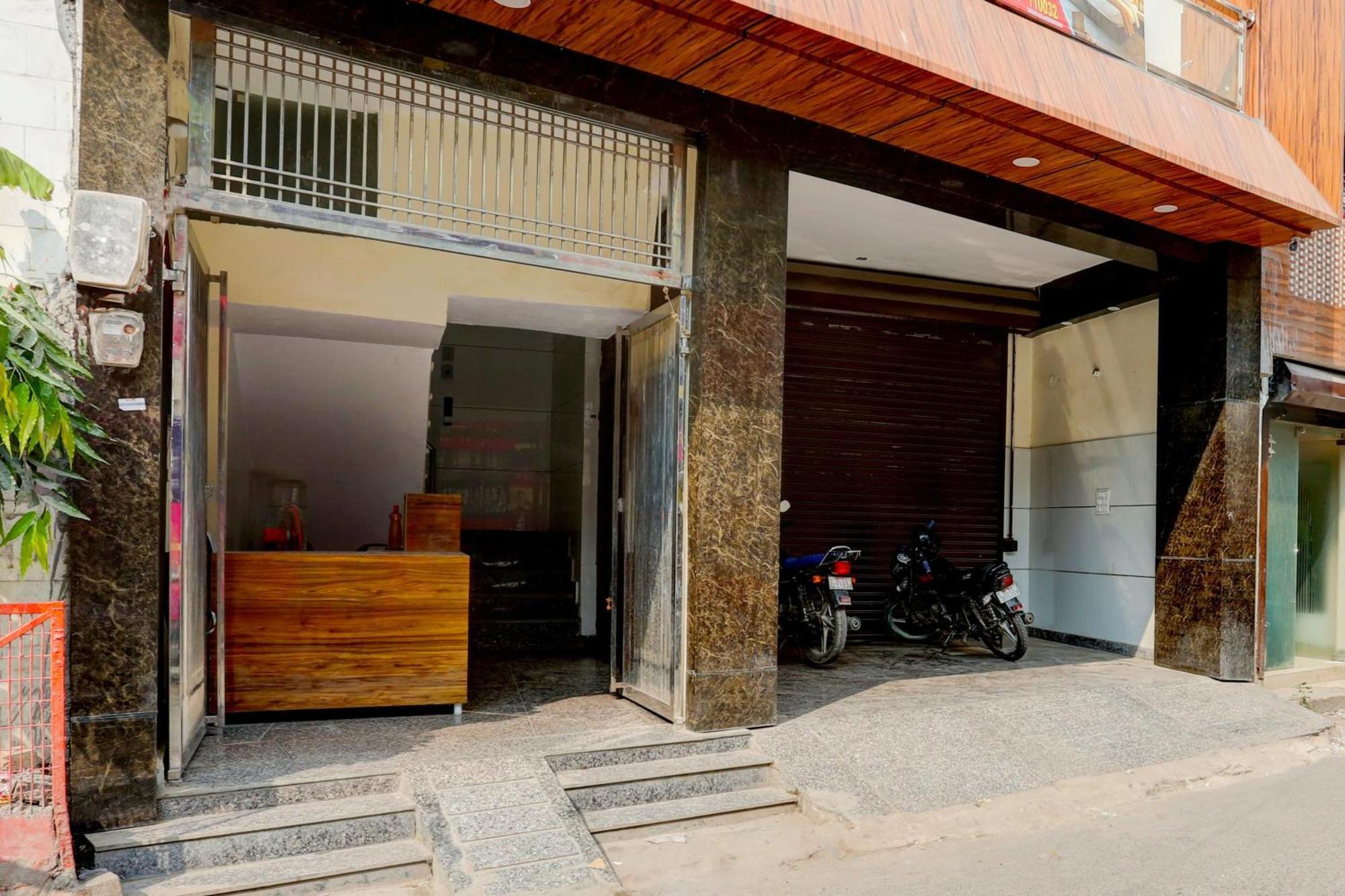 Hotel O Family Deluxe Neu-Delhi Exterior foto
